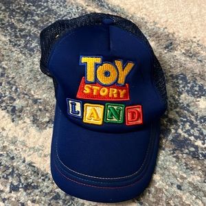DISNEY PARKS HOLLYWOOD STUDIOS TOY STORY LAND TRUCKER SNAPBACK KIDS HAT